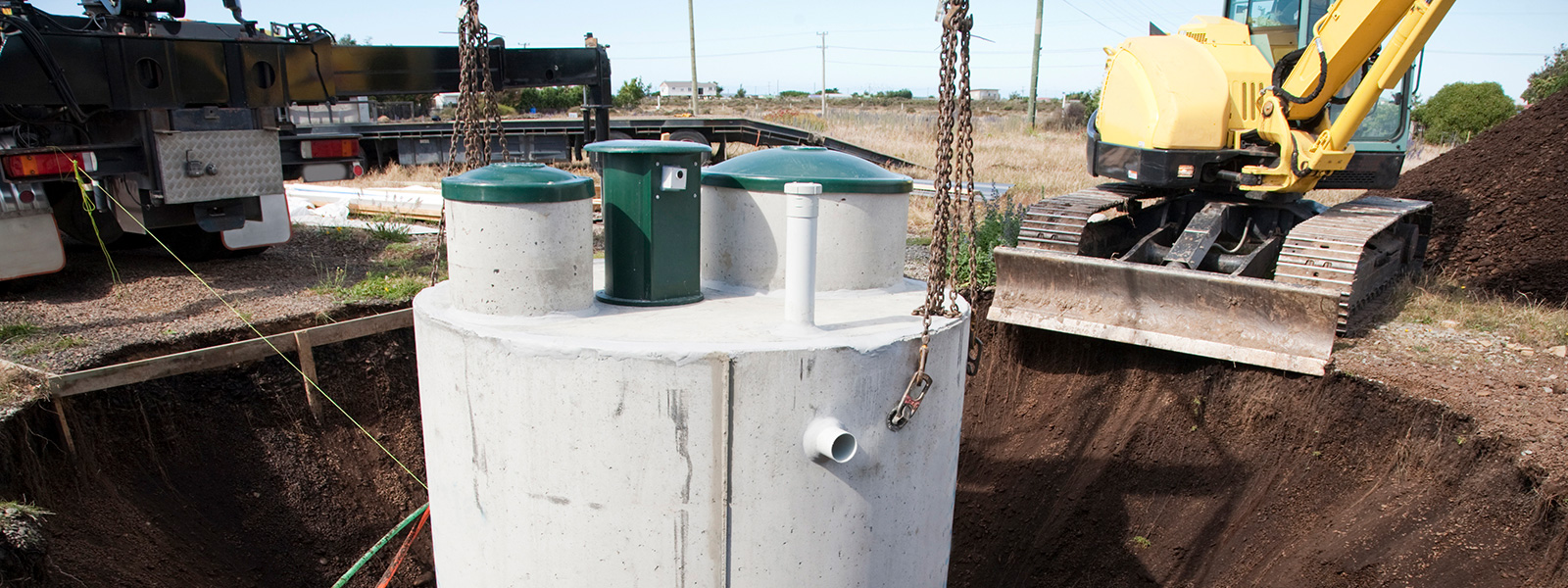 Sewerage septic system tank installation